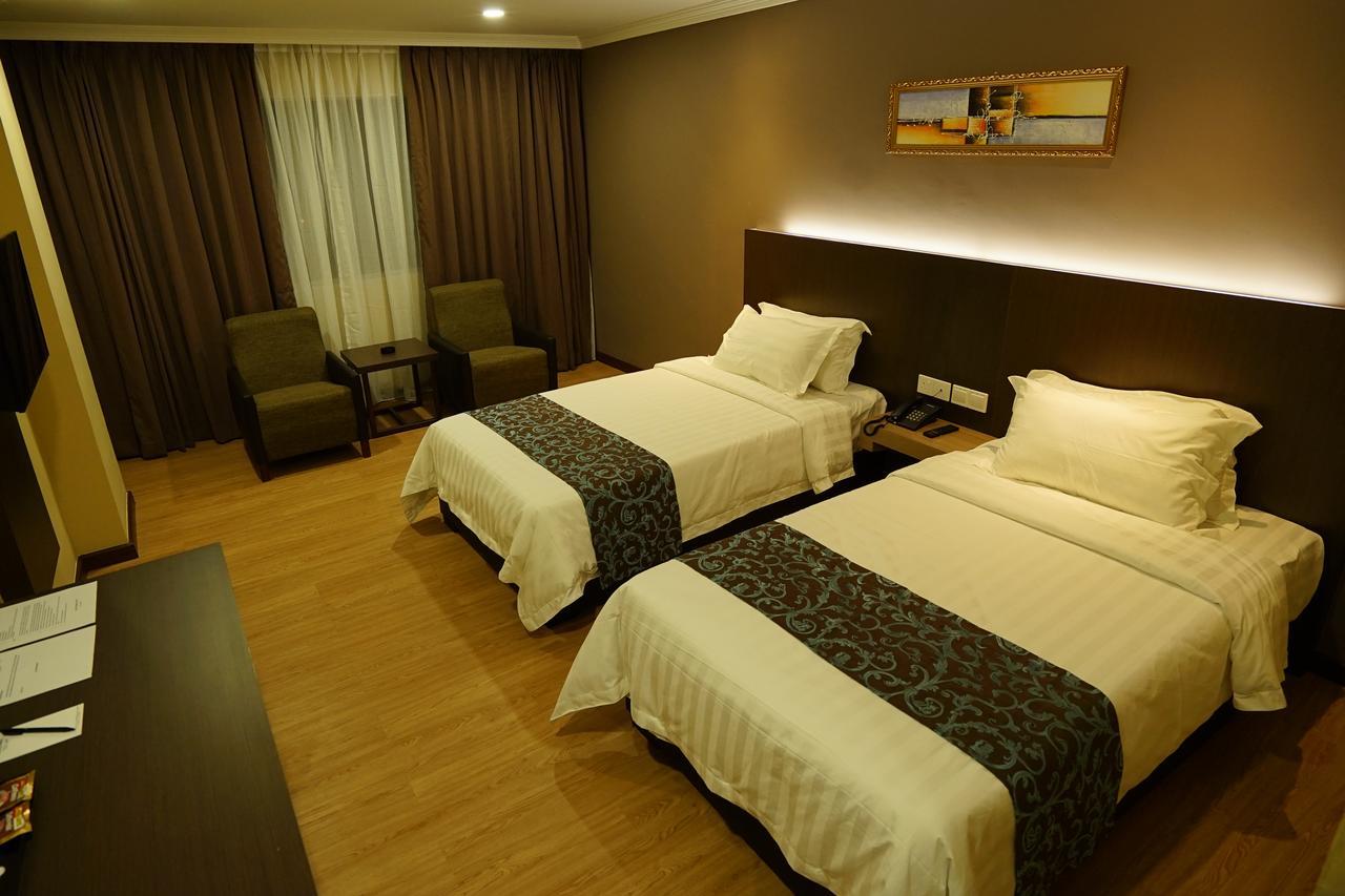 Hotel Anika Keluang Zewnętrze zdjęcie