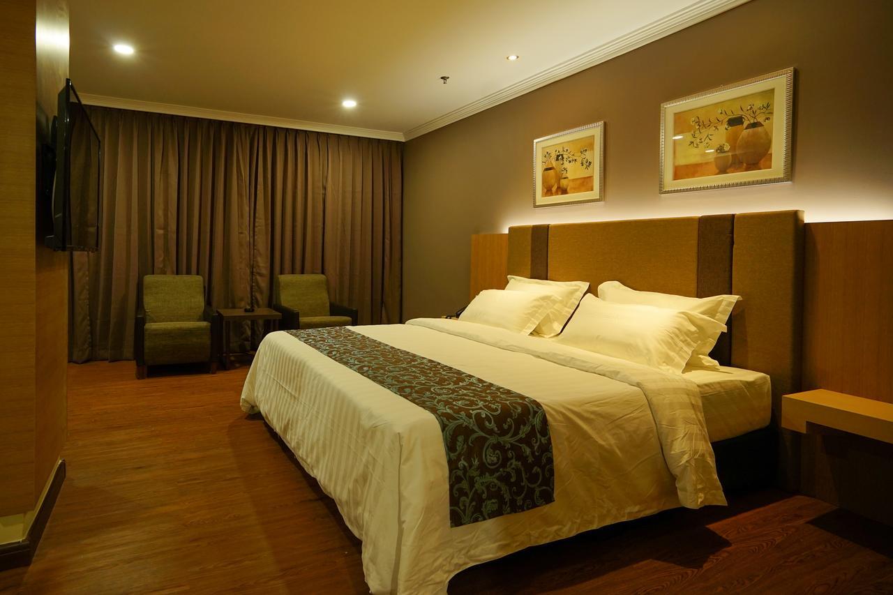 Hotel Anika Keluang Zewnętrze zdjęcie