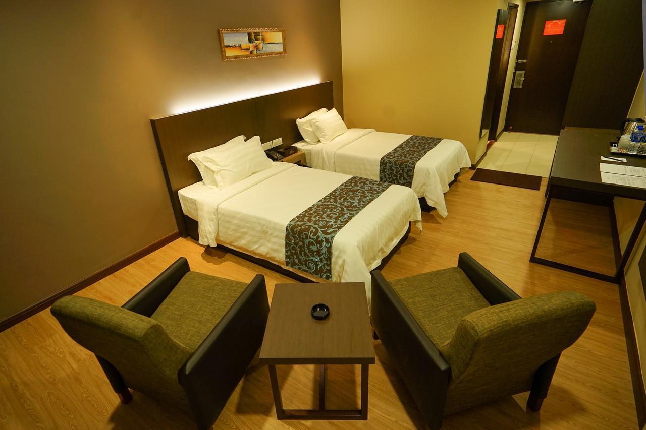 Hotel Anika Keluang Zewnętrze zdjęcie