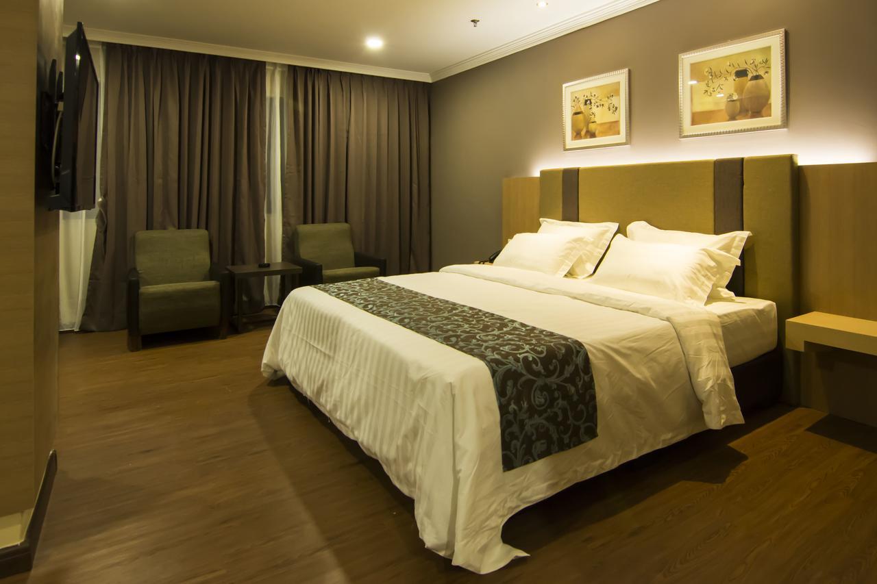 Hotel Anika Keluang Zewnętrze zdjęcie