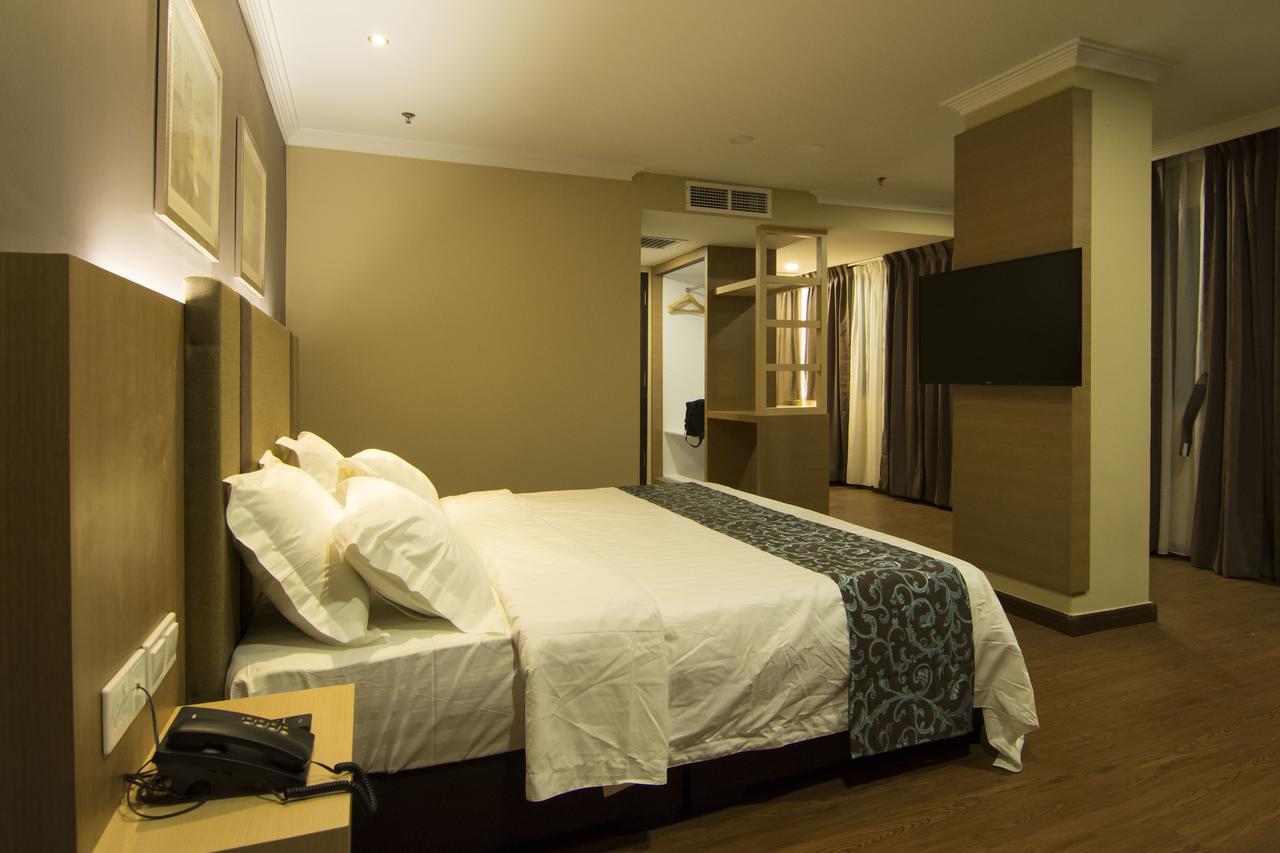 Hotel Anika Keluang Zewnętrze zdjęcie