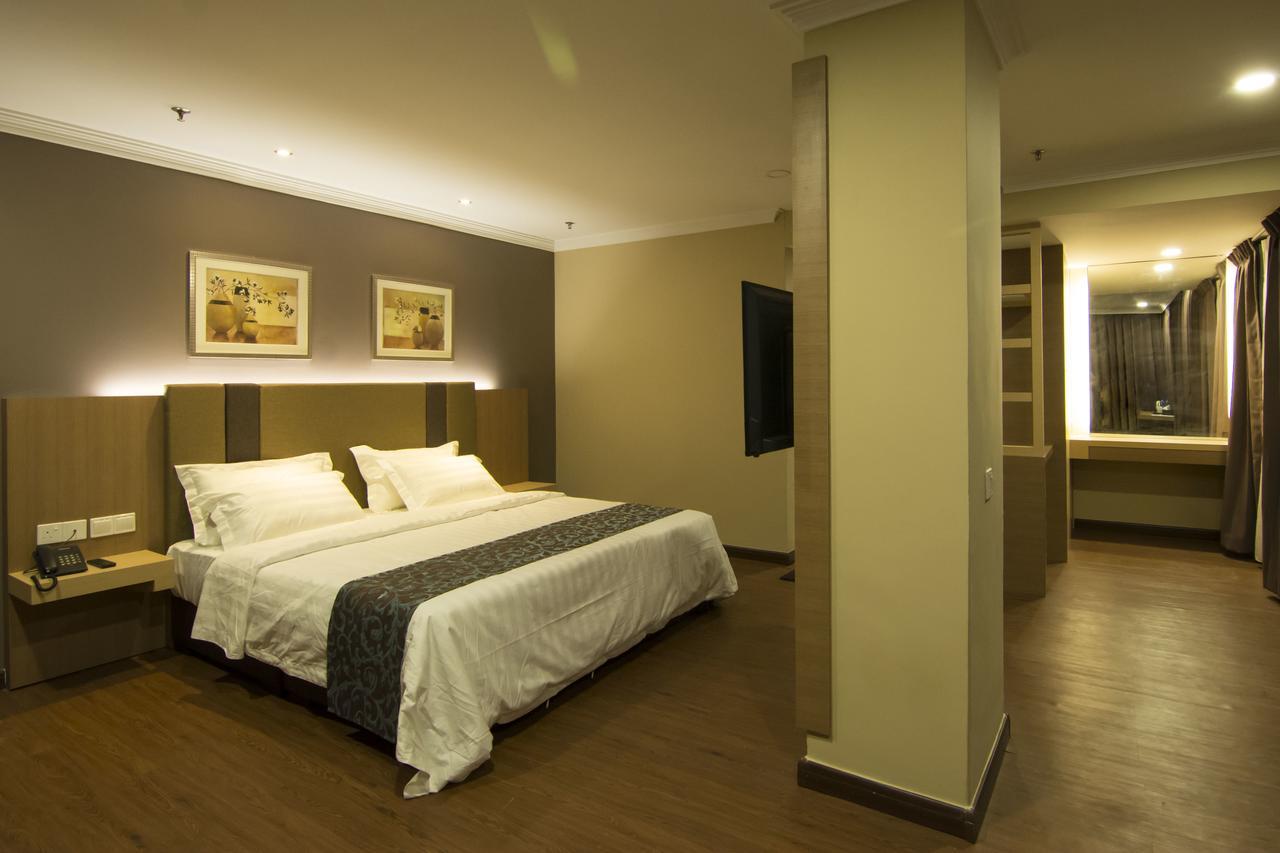 Hotel Anika Keluang Zewnętrze zdjęcie