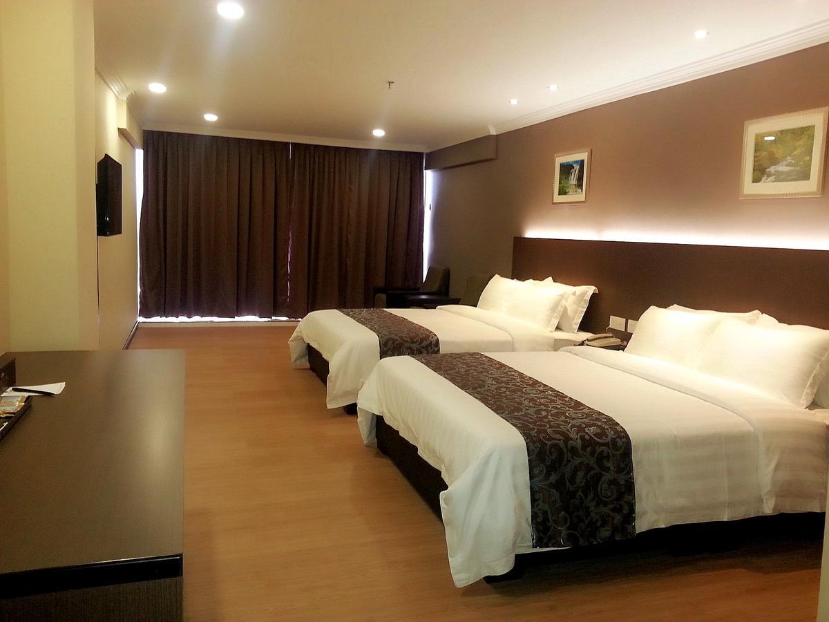Hotel Anika Keluang Zewnętrze zdjęcie